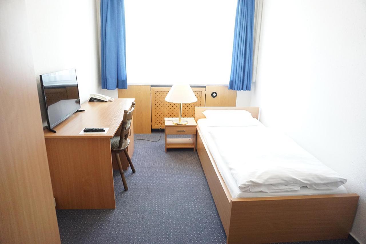 Buergerhaus Hotel Steinbach im Taunus Bagian luar foto