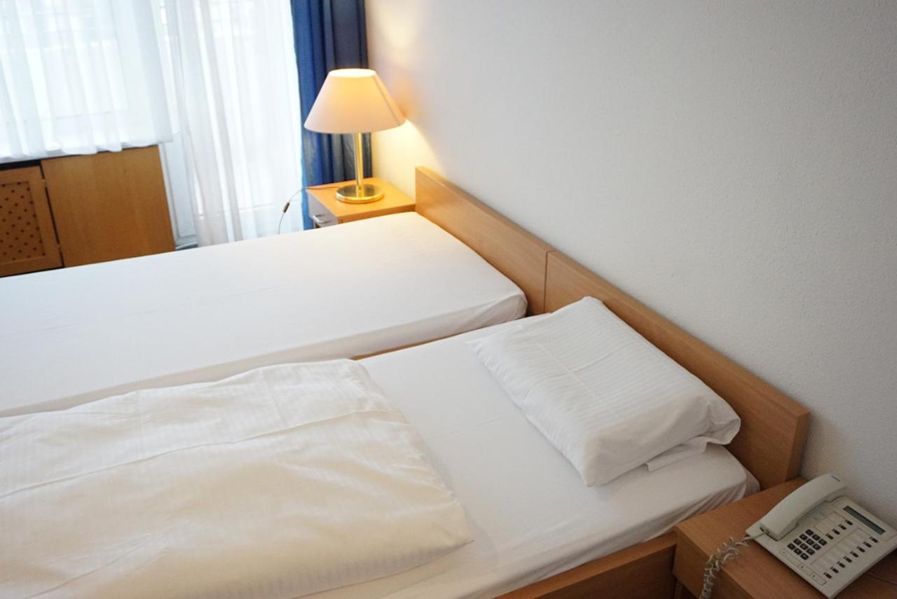 Buergerhaus Hotel Steinbach im Taunus Bagian luar foto