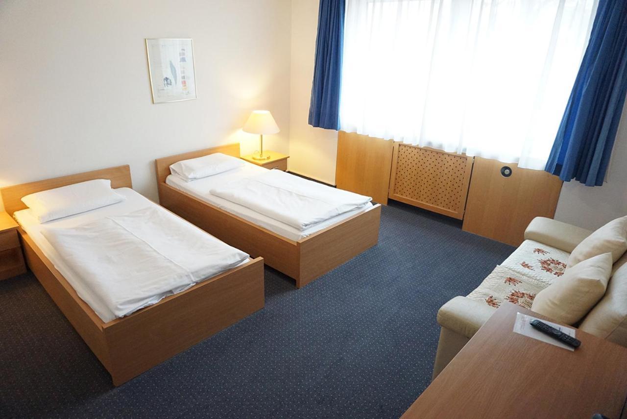 Buergerhaus Hotel Steinbach im Taunus Bagian luar foto