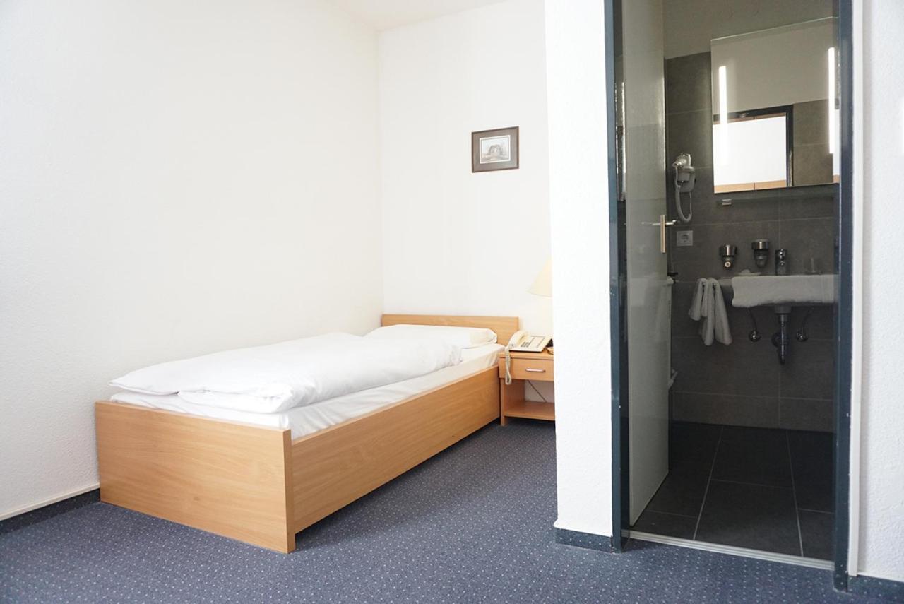 Buergerhaus Hotel Steinbach im Taunus Bagian luar foto