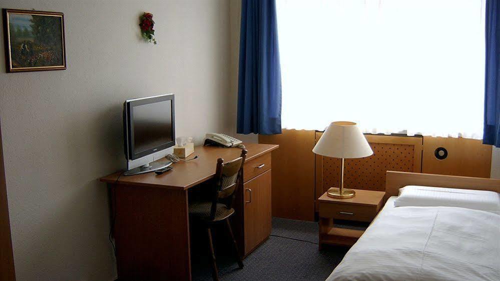 Buergerhaus Hotel Steinbach im Taunus Bagian luar foto