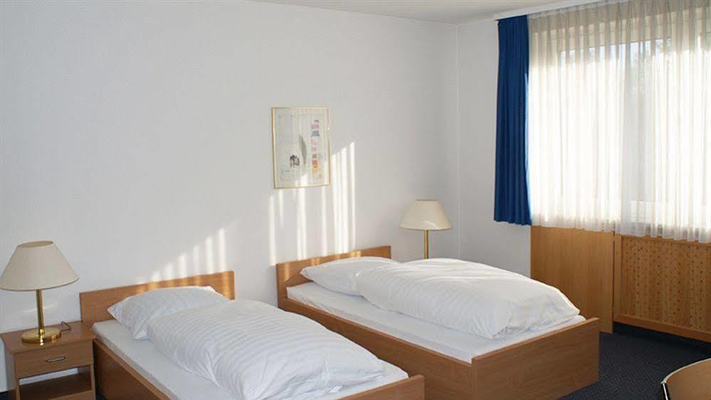 Buergerhaus Hotel Steinbach im Taunus Bagian luar foto