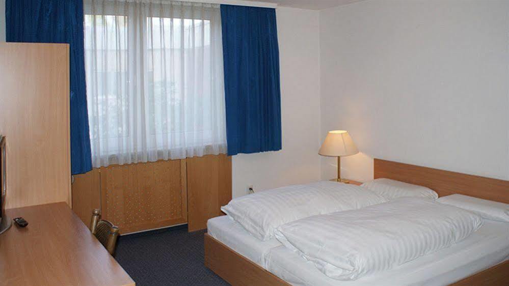 Buergerhaus Hotel Steinbach im Taunus Bagian luar foto